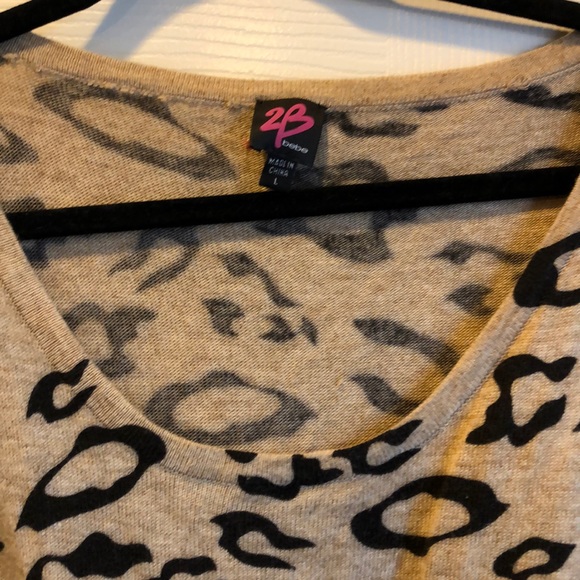 Women’s Bebe taupe and black top - Picture 2 of 11